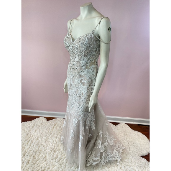 Martina Liana Fit n Flare Ivory Beaded Vintage Lace Satin Tulle Gown Style 942 - Picture 9 of 17